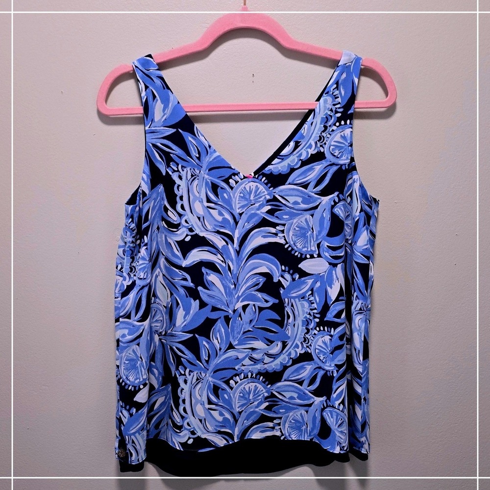 Lilly Pulitzer XS Sleeveless Blouse Blue Floral V Neck Flowy Summer Coastal Top